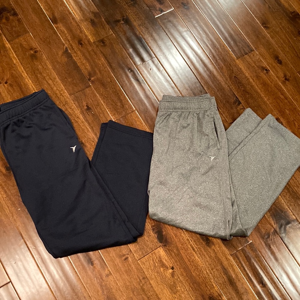 (2) pair of men’s Old Navy Active Go-Dry pants